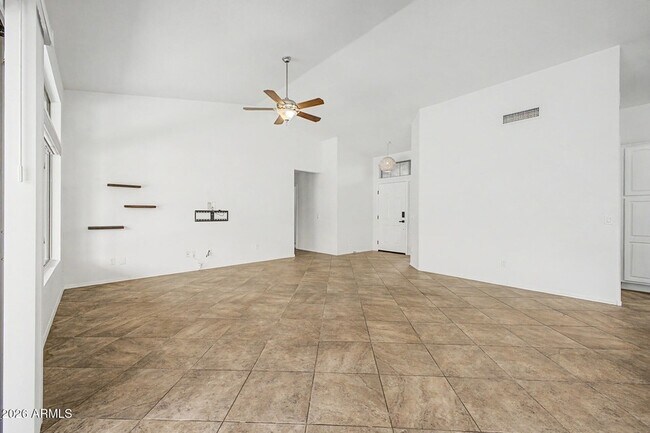 Building Photo - 16110 W Vale Dr