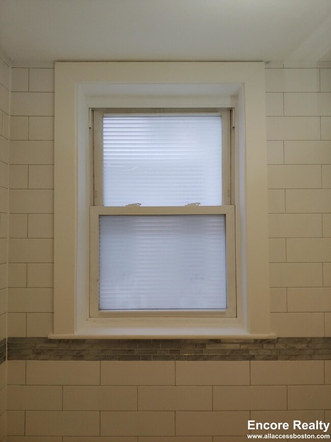 Building Photo - 224 Hanover St