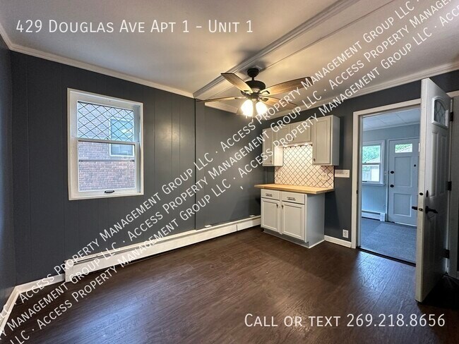 Building Photo - 429 Douglas Ave
