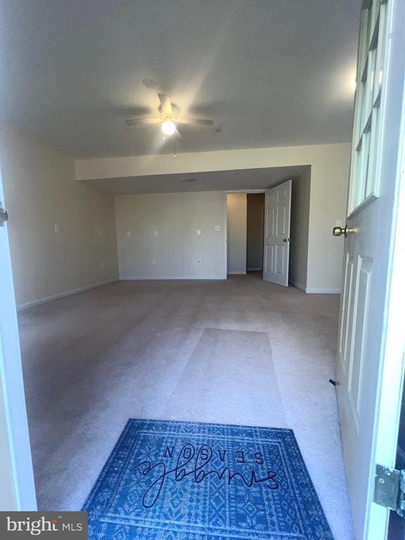 Building Photo - 9241 Greenshire Dr