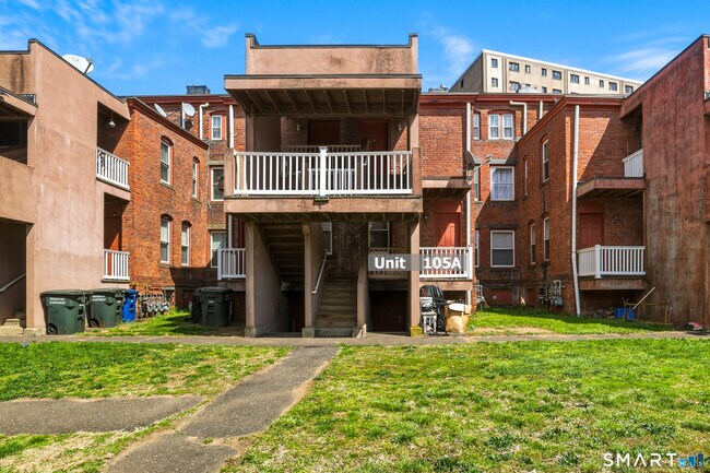 Building Photo - 105 William St