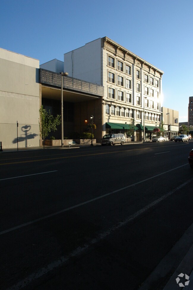 Building Photo - The Grand Hotel