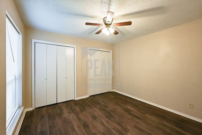 Building Photo - Affordable 2-Bedroom Duplex in Arlington –...