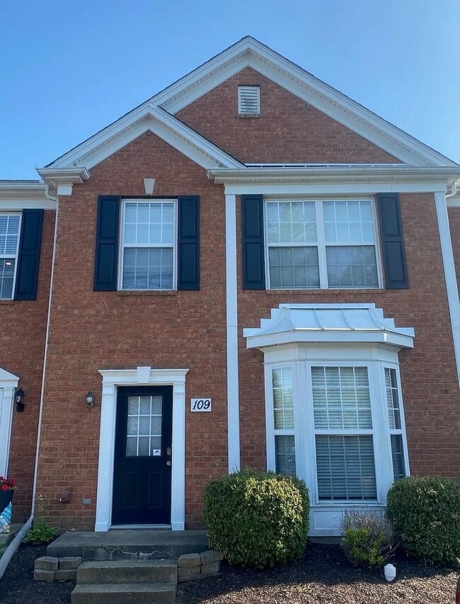 Building Photo - 3BR Townhome in Brentwood