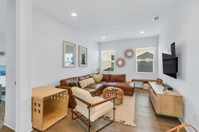Building Photo - Stunning McKinley Village Home