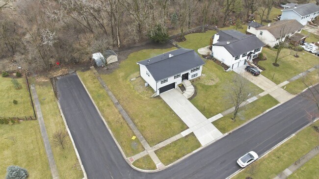 Building Photo - 2S245 Mayfield Ln