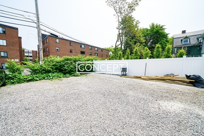 Building Photo - 22 Winslow Rd