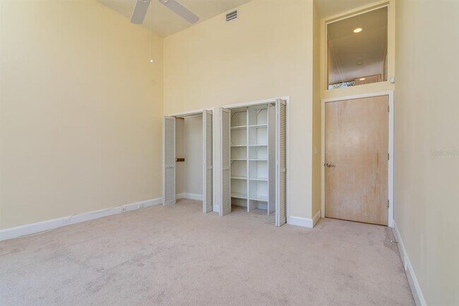 Building Photo - 2540 W Palm Dr
