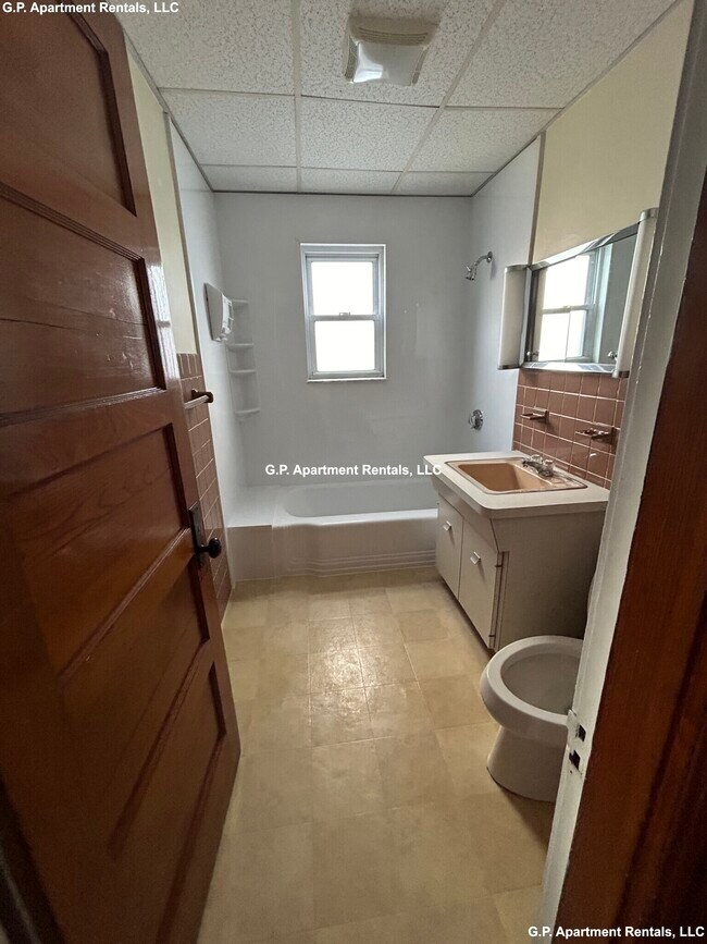 Building Photo - 91 Swan St