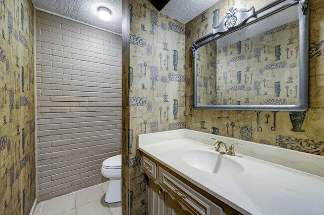 Building Photo - 1422 Walnut Bend Ln