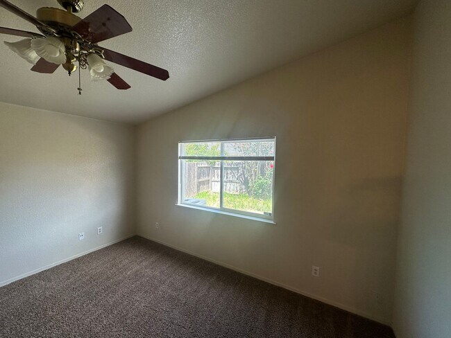 Building Photo - Four Bedroom Two Bathroom Home for Rent