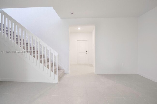 Building Photo - 2351 SE 27th Dr
