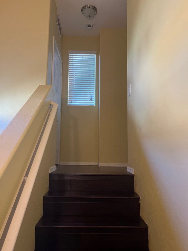 Building Photo - 900 S 94th St