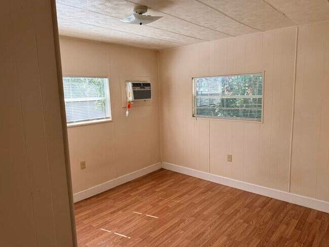 Building Photo - 1208 Lee St