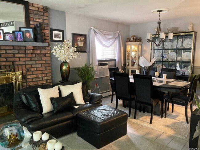 Building Photo - 43 Rowland St