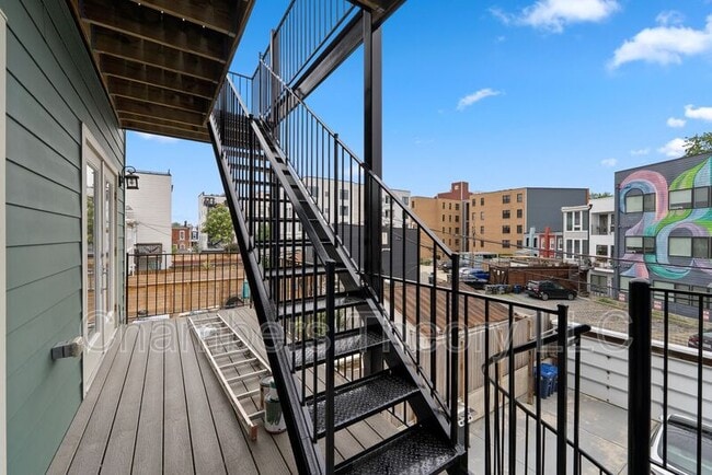 Building Photo - 1228 I St NE