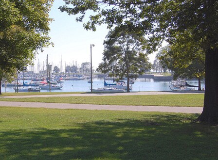 Building Photo - 732 W Bittersweet Pl