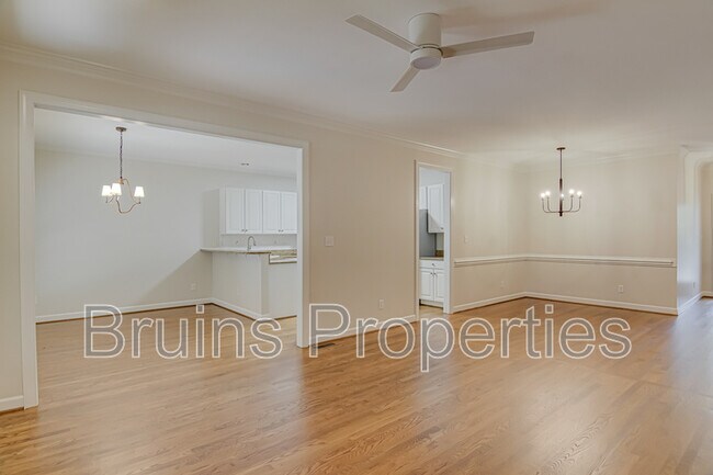 Building Photo - 8 Indigo Cove