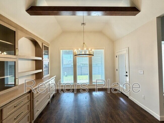 Building Photo - 803 E Delmar Pl