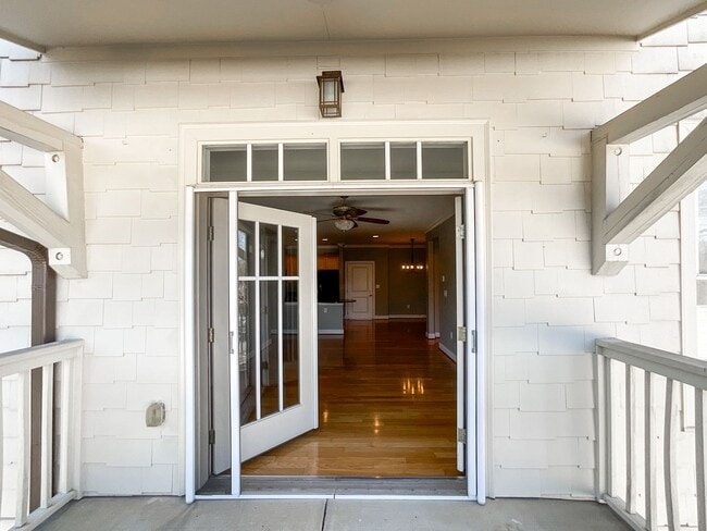 Building Photo - 518 Clarice Ave