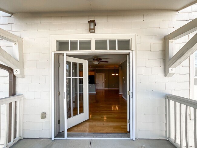 Building Photo - COMING SOON! Charlotte Living at Its Best! 2BR/2BA End Unit + Chef’s Kitchen & Water Included!