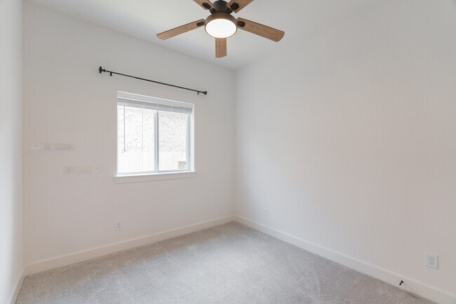 Building Photo - 972 Terlingua Creek Dr