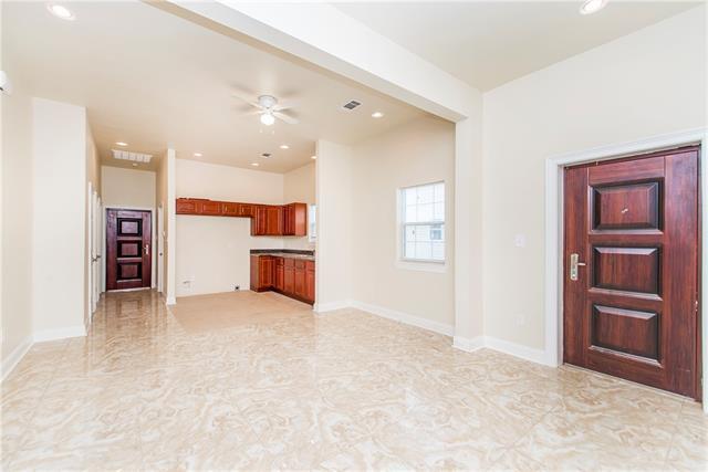 Building Photo - 1002 S Pine St