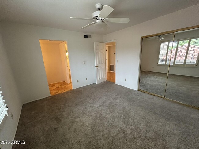 Building Photo - 9424 N 105th St