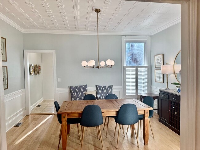 Building Photo - SPACIOUS 3 BED BROWNSTONE with PARKING, YARD and 2 DECKS!