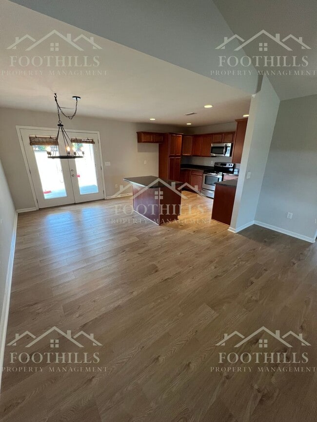 Building Photo - Your Next 3BR Home Awaits – Pets Welcome!