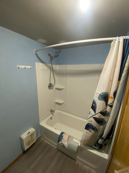 Building Photo - 224 Garfield St