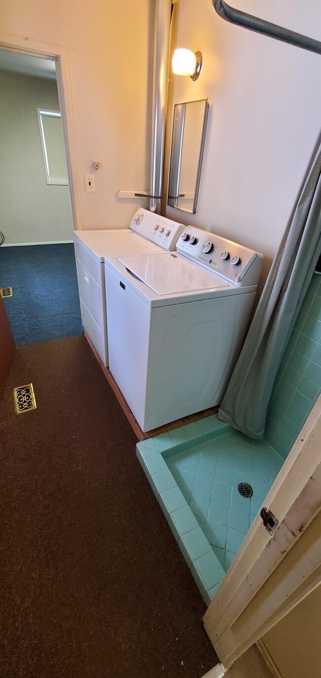 Building Photo - 182 Jacolyn Dr NW