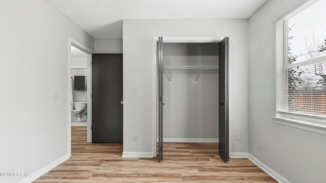 Building Photo - 7708 Shadow Bay Dr