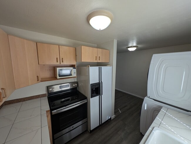 Building Photo - Well Maintained Duplex Unit in Bremerton, Available Now!