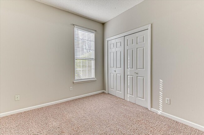 Building Photo - 1140 Parkside Trail