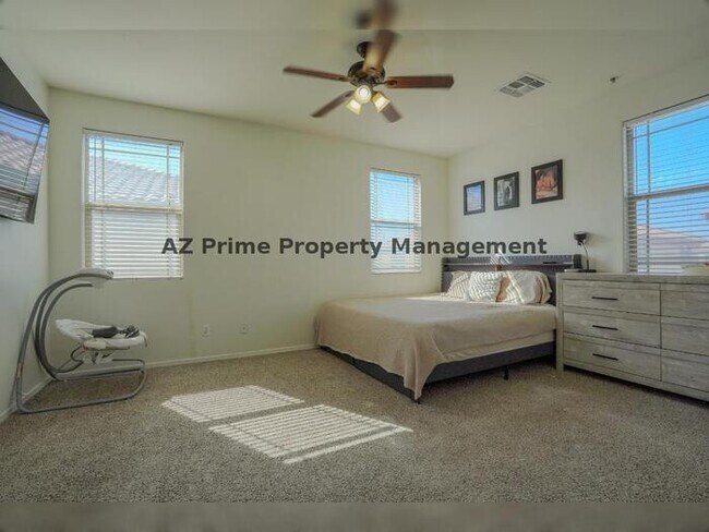 Building Photo - 8115 W Lynwood St