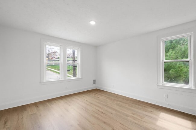 Building Photo - 1117 McNeilly Ave