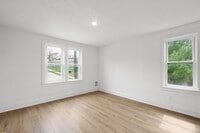 Building Photo - COMING SOON, LATE SEPTEMBER! 2-Bedroom END...