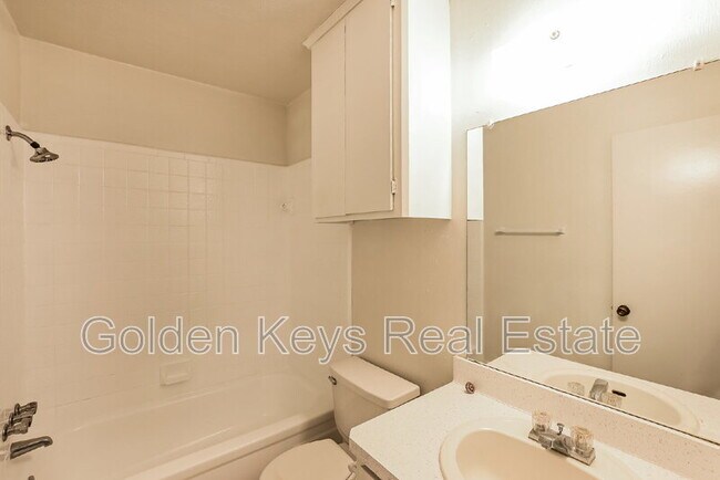 Building Photo - 709 San Benito Dr