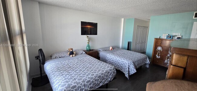 Building Photo - 3800 S Ocean Dr