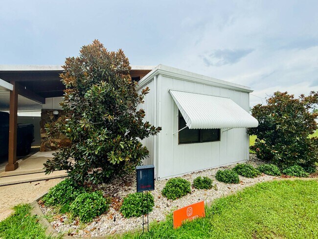 Building Photo - 2902 Bruce Ln