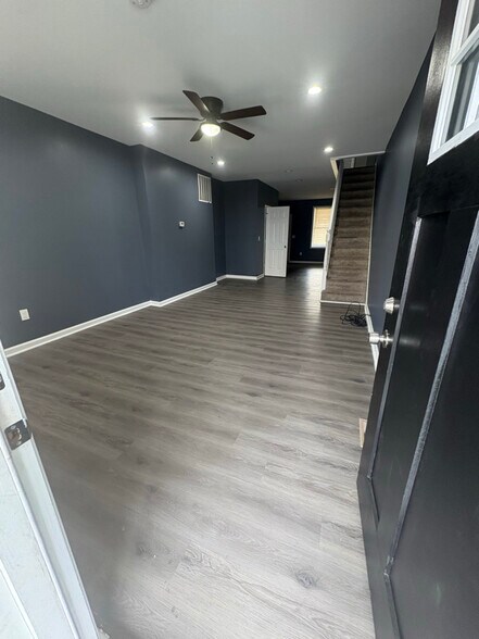 Building Photo - 639 E 29th St