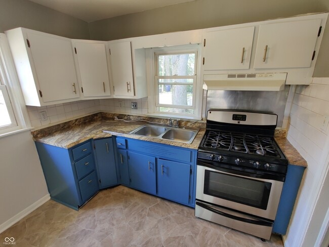 Building Photo - 1123 S Noble St