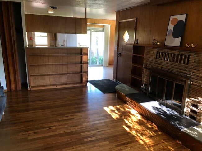 Building Photo - Mid-Century Modern In Garden Home