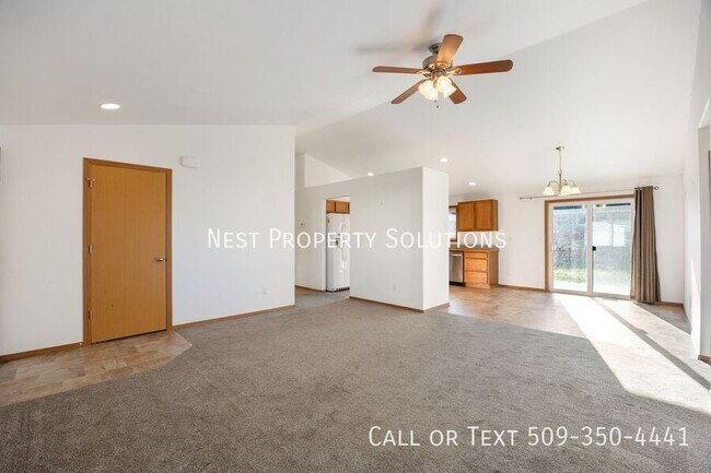 Building Photo - 1317 W Electra St