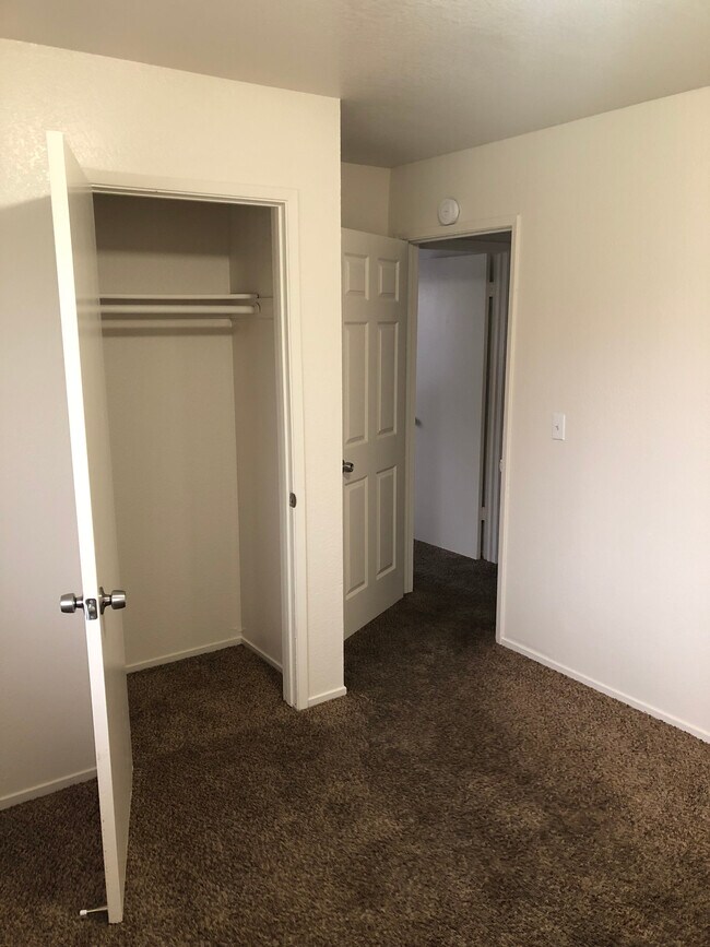 Building Photo - 25 W Swallow St