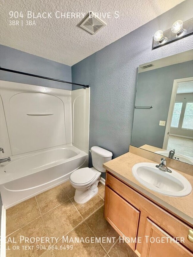 Building Photo - 904 Black Cherry Dr S