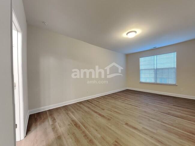 Building Photo - 2217 Magnolia Ct