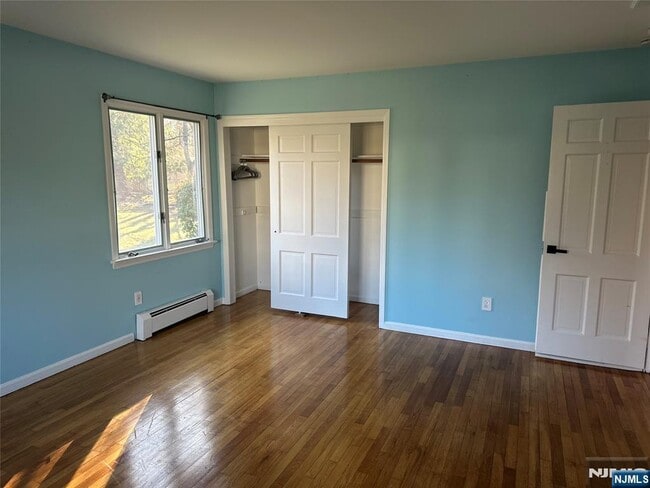 Building Photo - 24 Drake Ln