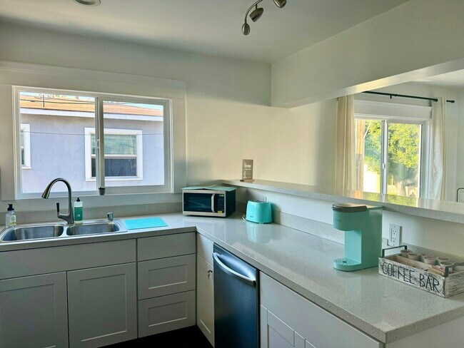 Building Photo - 17 Bonito Ave
